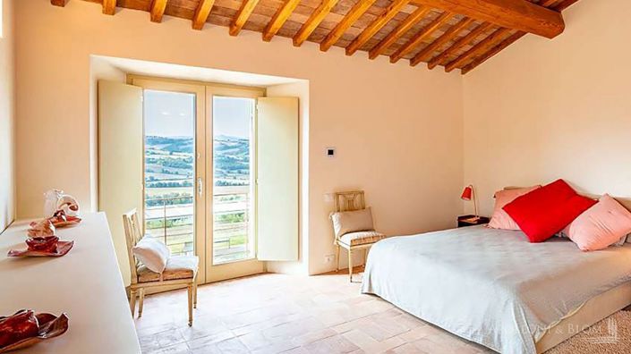 Image No.20-5 Bed Apartment for sale