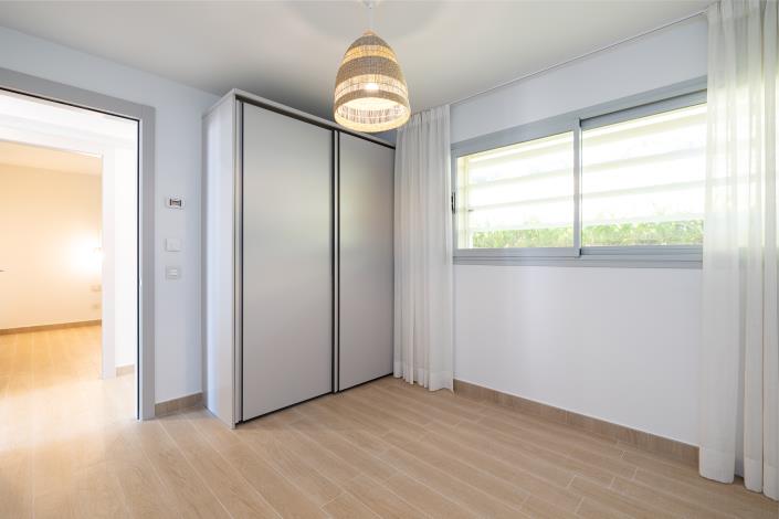 Image No.21-3 Bed Apartment for sale