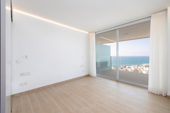 Image No.15-3 Bed Apartment for sale