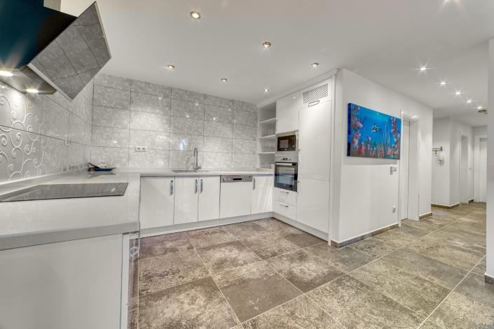 Image No.53-3 Bed Apartment for sale