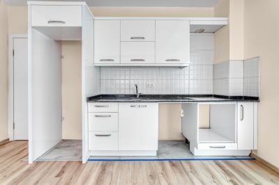 2174b112-3b73-4242-a174-7102e395b533