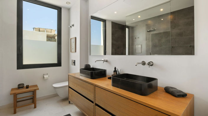 Image No.9-5 Bed Villa for sale