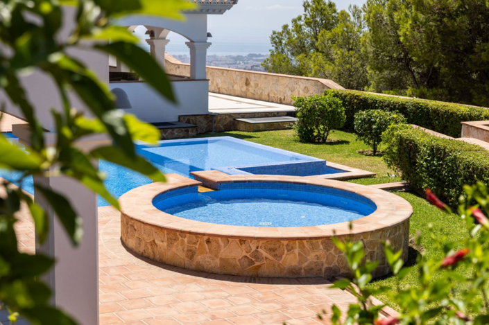 Image No.2-Villa de 4 chambres à vendre à Mijas