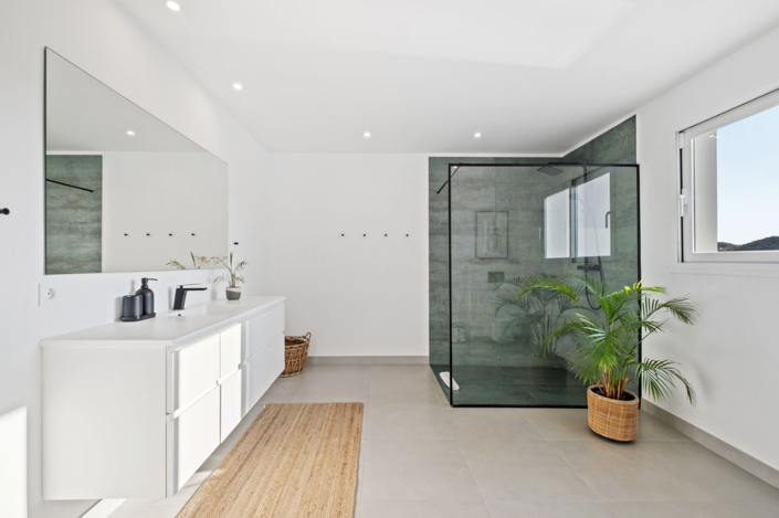 Image No.10-6 Bed Villa for sale