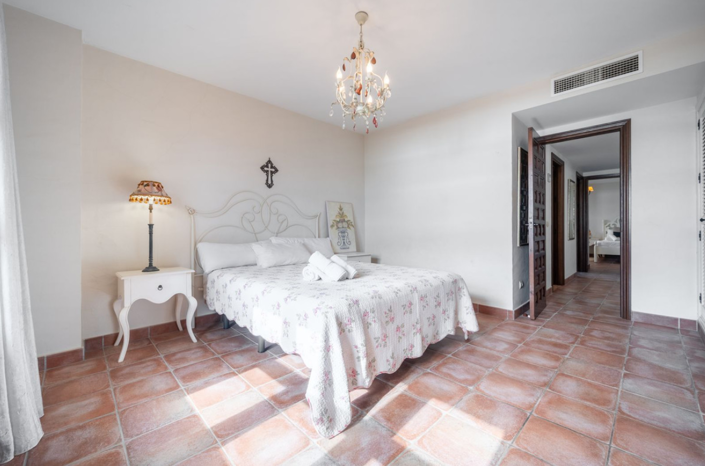 Image No.17-5 Bed Villa for sale