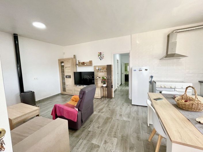 Image No.17-2 Bed Property for sale