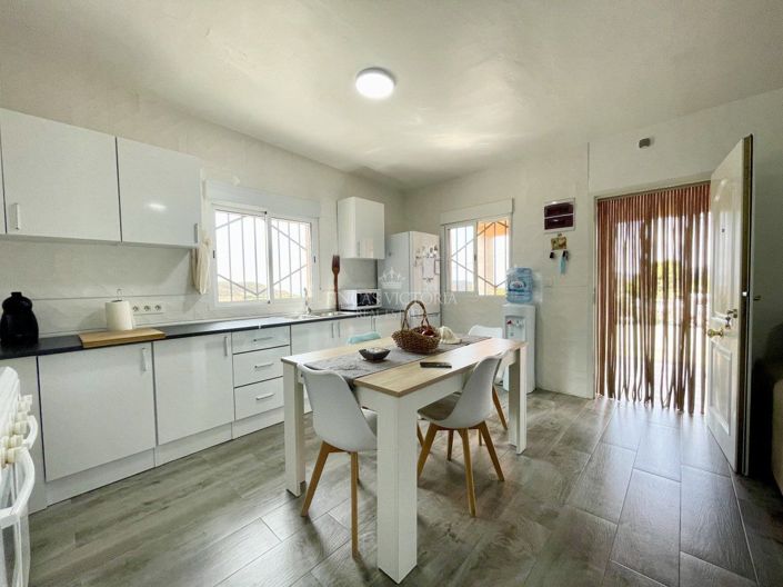 Image No.21-2 Bed Property for sale