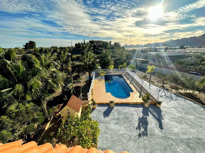 Image No.13-3 Bed Property for sale