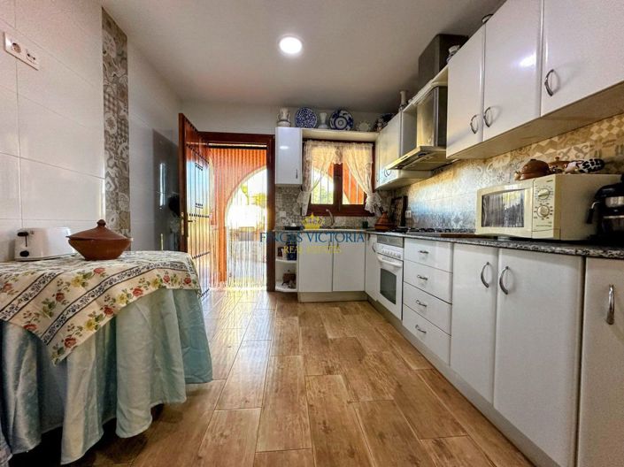 Image No.21-3 Bed Property for sale