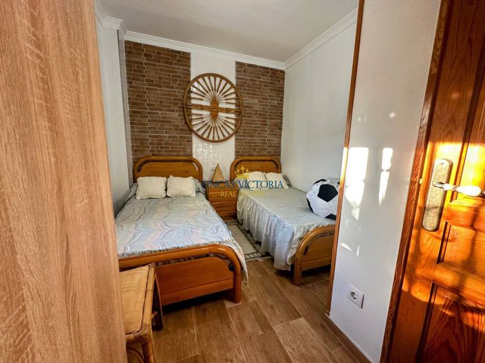 Image No.32-3 Bed Property for sale