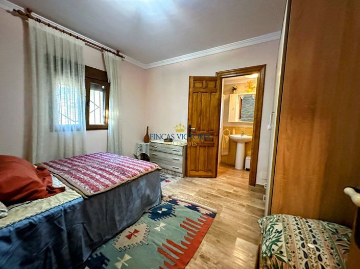 Image No.33-3 Bed Property for sale