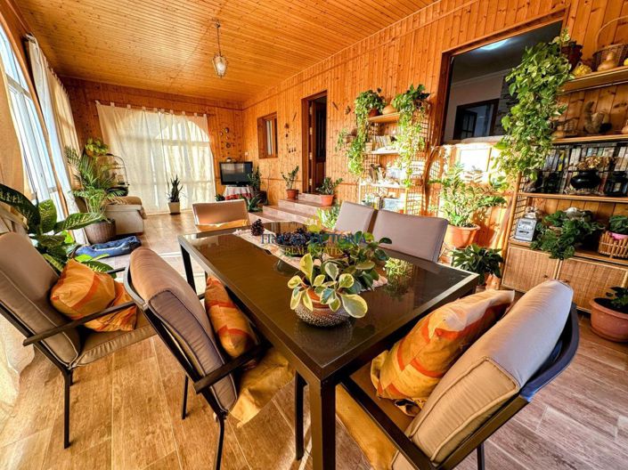 Image No.37-3 Bed Property for sale