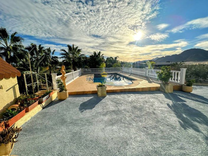 Image No.8-3 Bed Property for sale