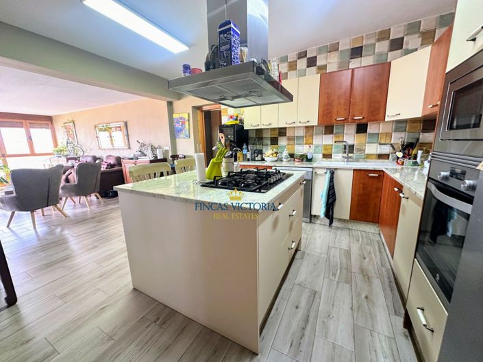 Image No.11-4 Bed Property for sale