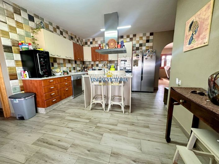 Image No.12-4 Bed Property for sale