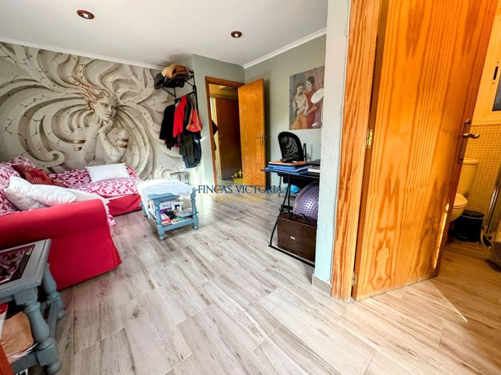 Image No.26-4 Bed Property for sale