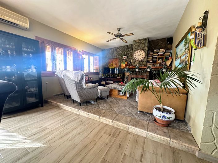 Image No.7-4 Bed Property for sale