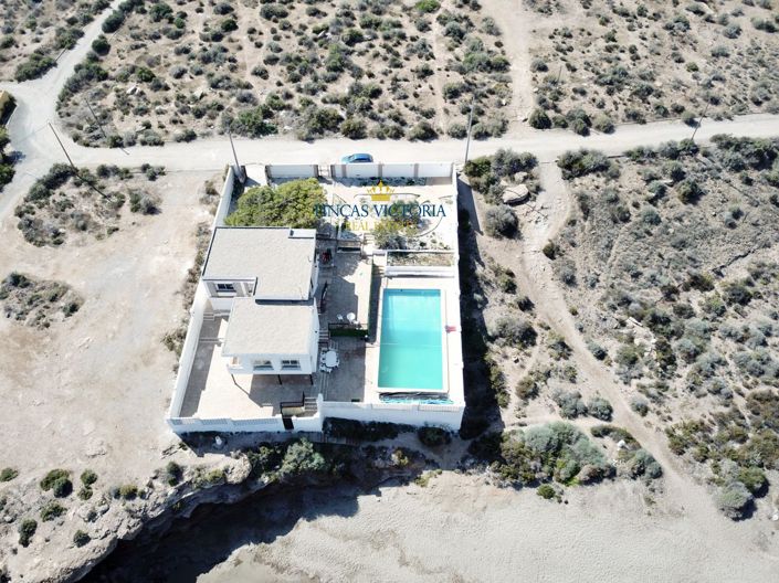 Image No.2-5 Bed Villa for sale