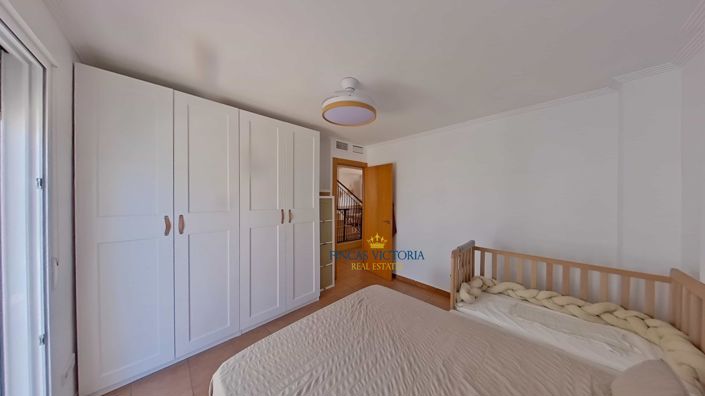 Image No.17-4 Bed Property for sale