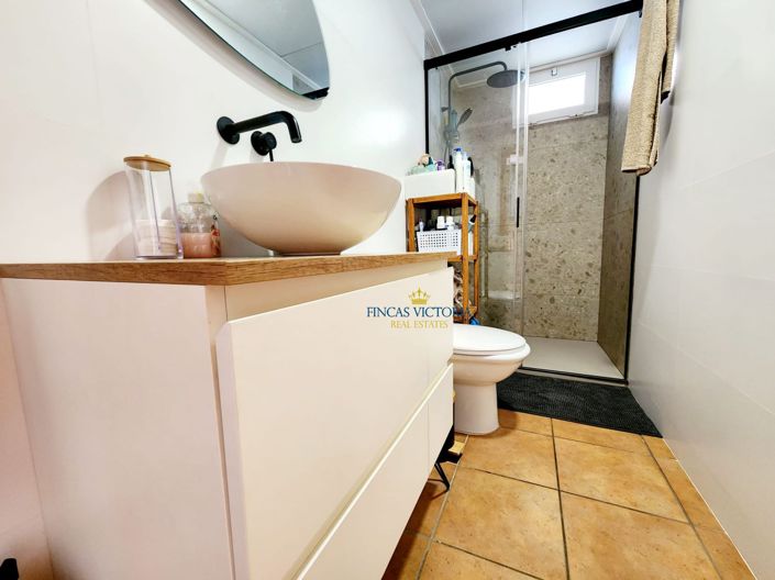 Image No.19-4 Bed Property for sale