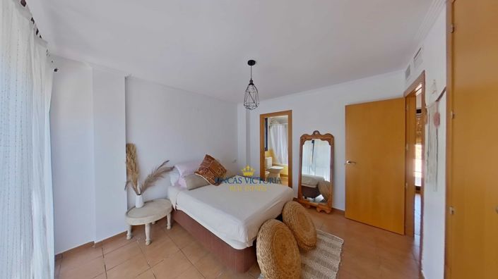 Image No.23-4 Bed Property for sale