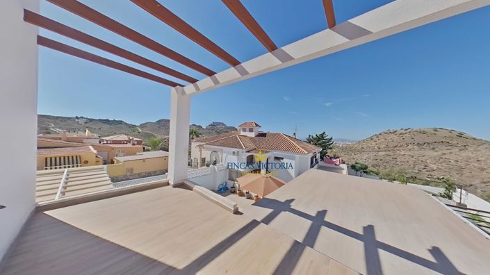 Image No.37-4 Bed Property for sale