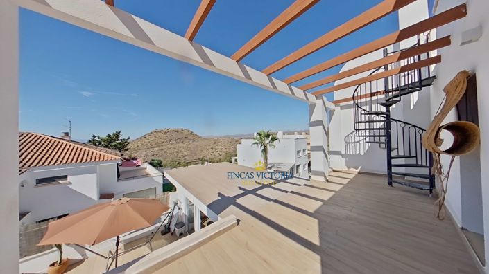 Image No.38-4 Bed Property for sale