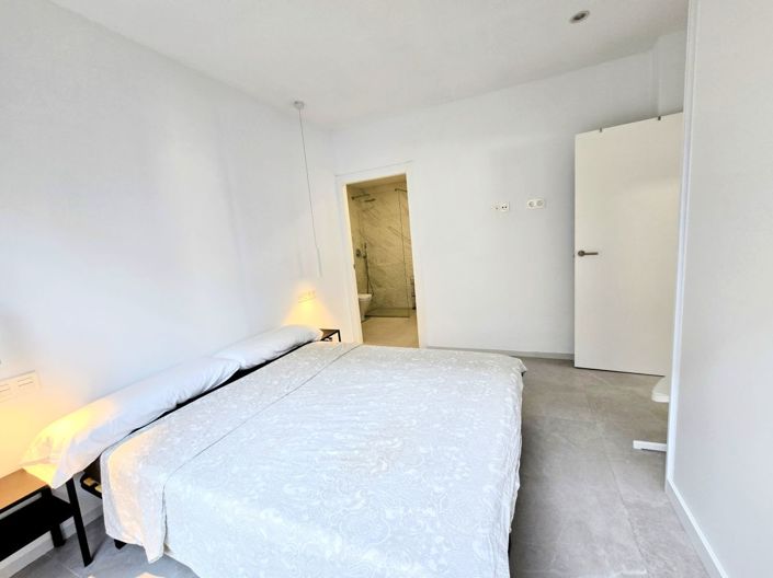 Image No.19-2 Bed Property for sale