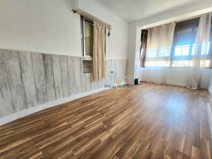 Image No.16-3 Bed Property for sale