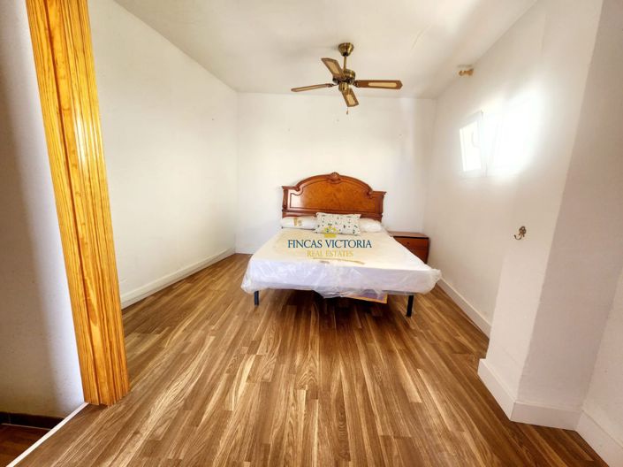 Image No.19-3 Bed Property for sale