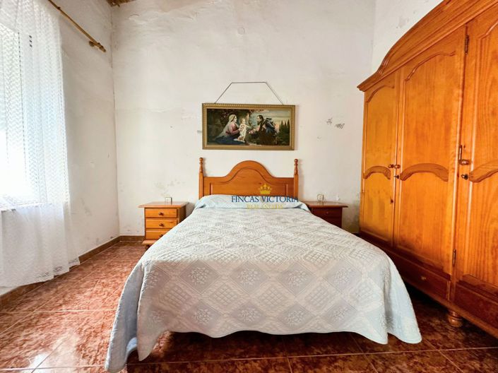 Image No.13-3 Bed Property for sale