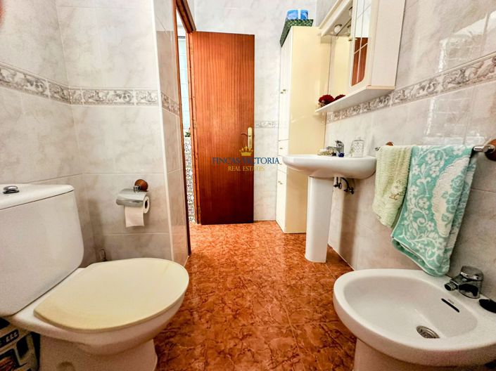 Image No.18-3 Bed Property for sale