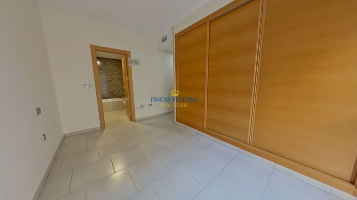 Image No.24-3 Bed Flat for sale