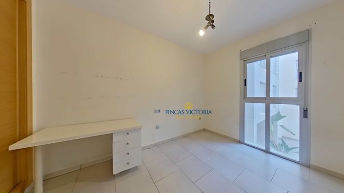 Image No.29-3 Bed Flat for sale