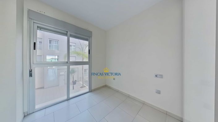 Image No.34-3 Bed Flat for sale