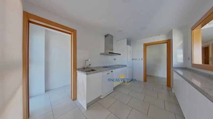 Image No.9-3 Bed Flat for sale