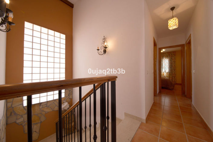 Image No.9-6 Bed Villa for sale
