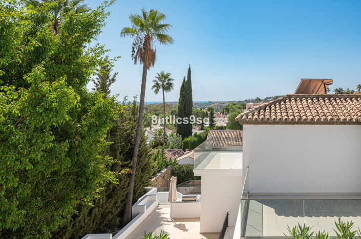 Image No.13-Villa de 5 chambres à vendre à Nueva Andalucia