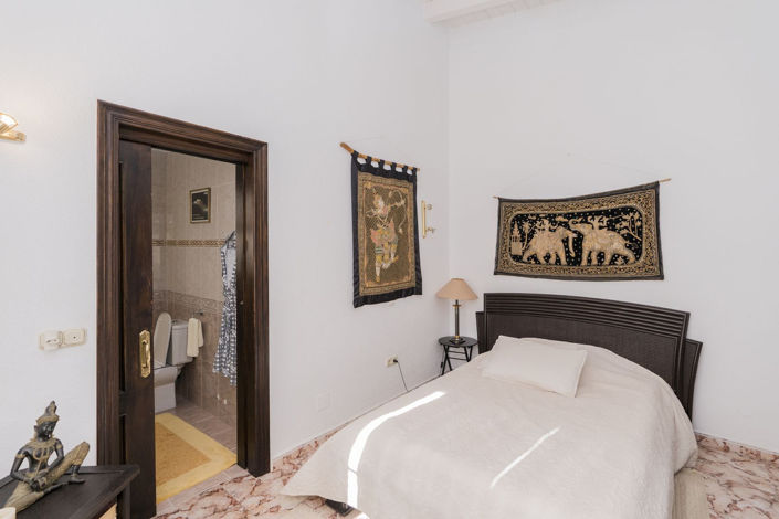 Image No.25-4 Bed Villa for sale