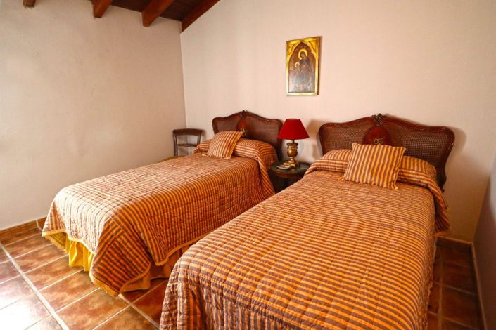 Image No.20-2 Bed Apartment for sale