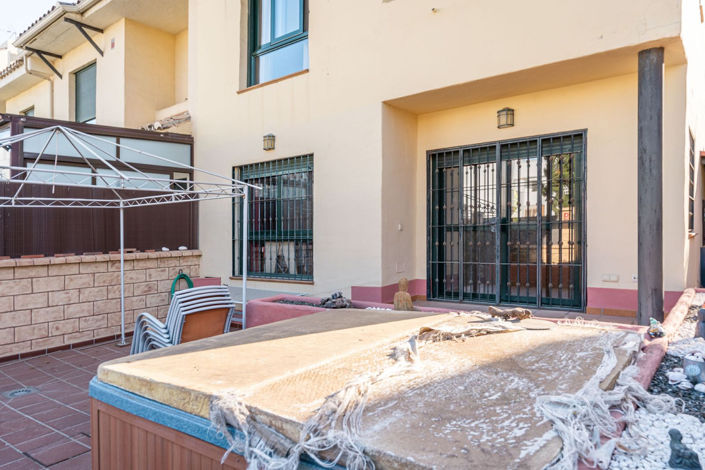 Image No.10-3 Bed Townhouse for sale