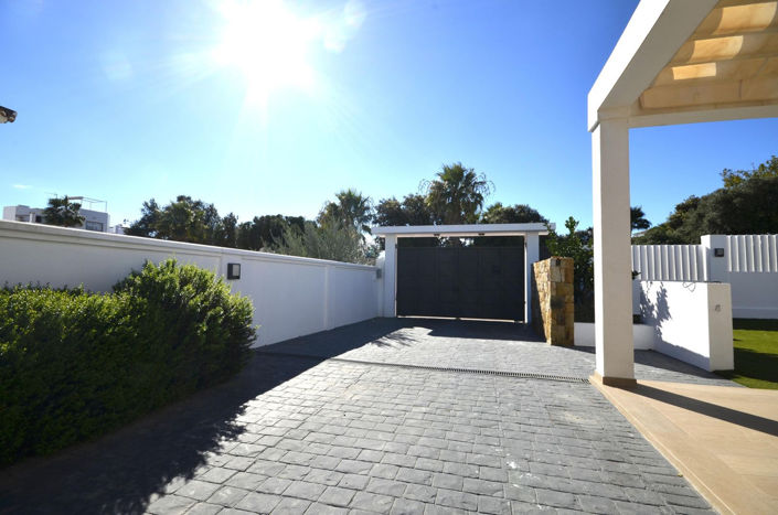 Image No.2-4 Bed Villa for sale