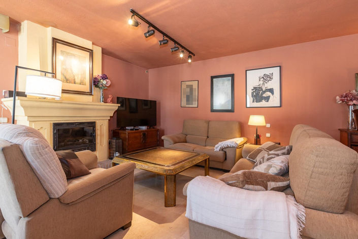 Image No.13-4 Bed Townhouse for sale