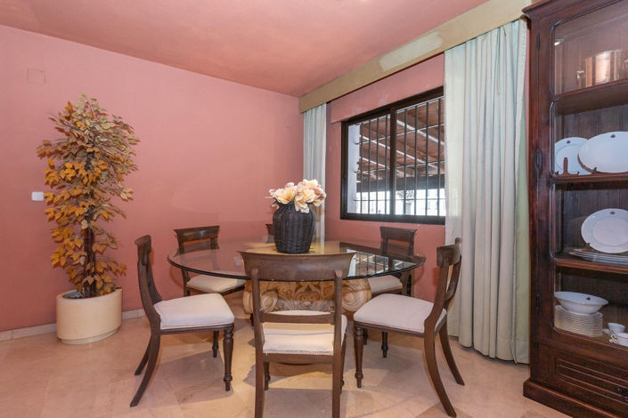 Image No.15-4 Bed Townhouse for sale