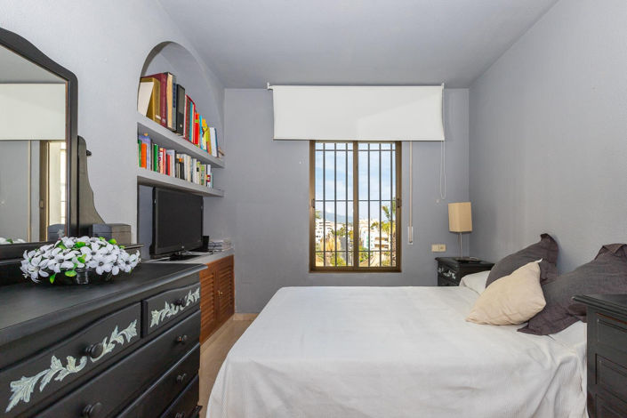 Image No.22-4 Bed Townhouse for sale