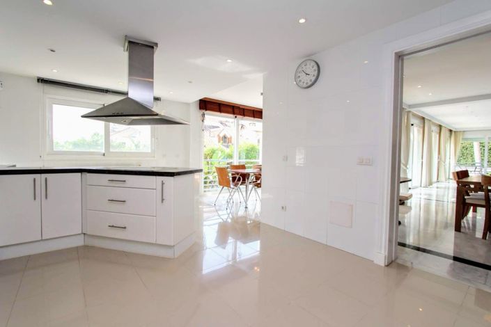 Image No.13-6 Bed Villa for sale