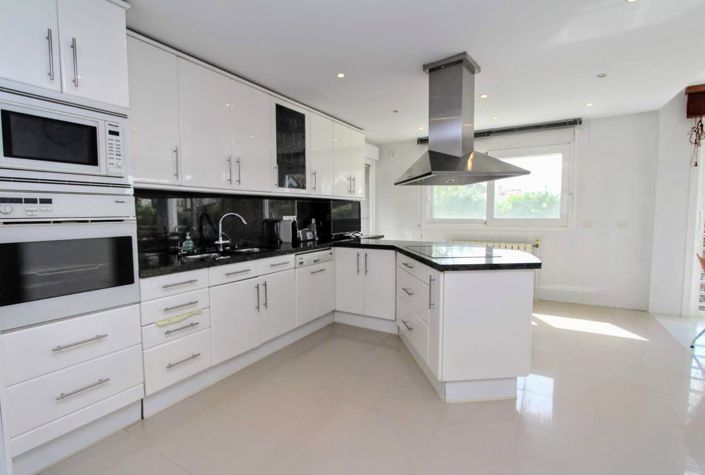 Image No.14-6 Bed Villa for sale