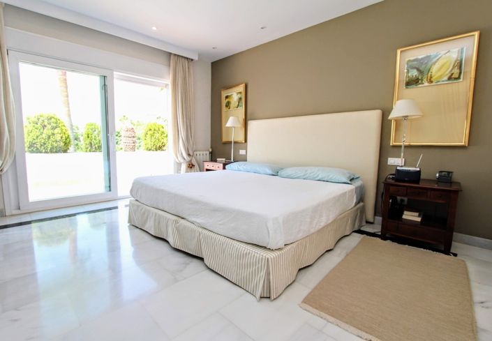 Image No.15-6 Bed Villa for sale