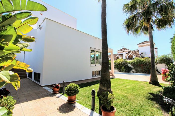 Image No.7-6 Bed Villa for sale