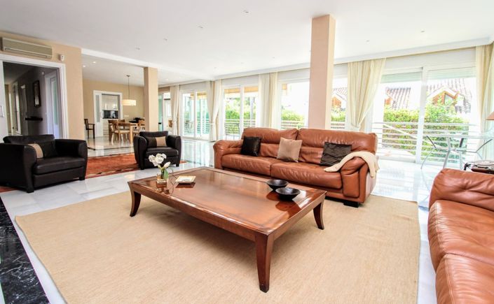 Image No.9-6 Bed Villa for sale